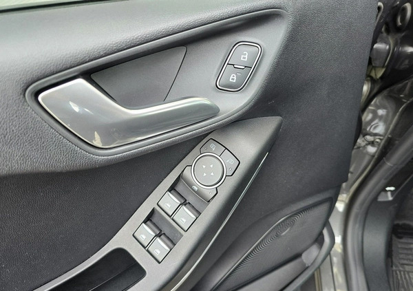 Ford Focus cena 51900 przebieg: 83400, rok produkcji 2020 z Legionowo małe 137